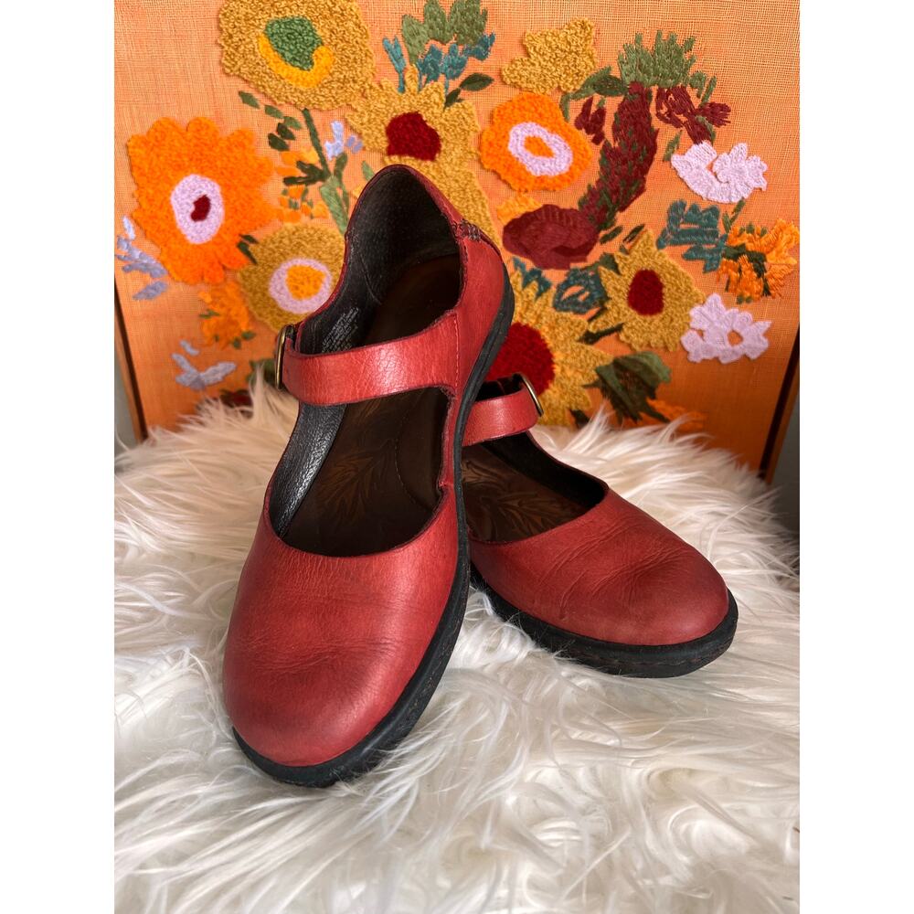 Born b.oc. Mary Jane Strap Flat Cushion Red Leather Pheobe Vtg Style Grandmacore